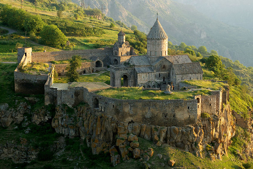 Armenische Kloster-und Kirchenbauten im Nordwesten Irans